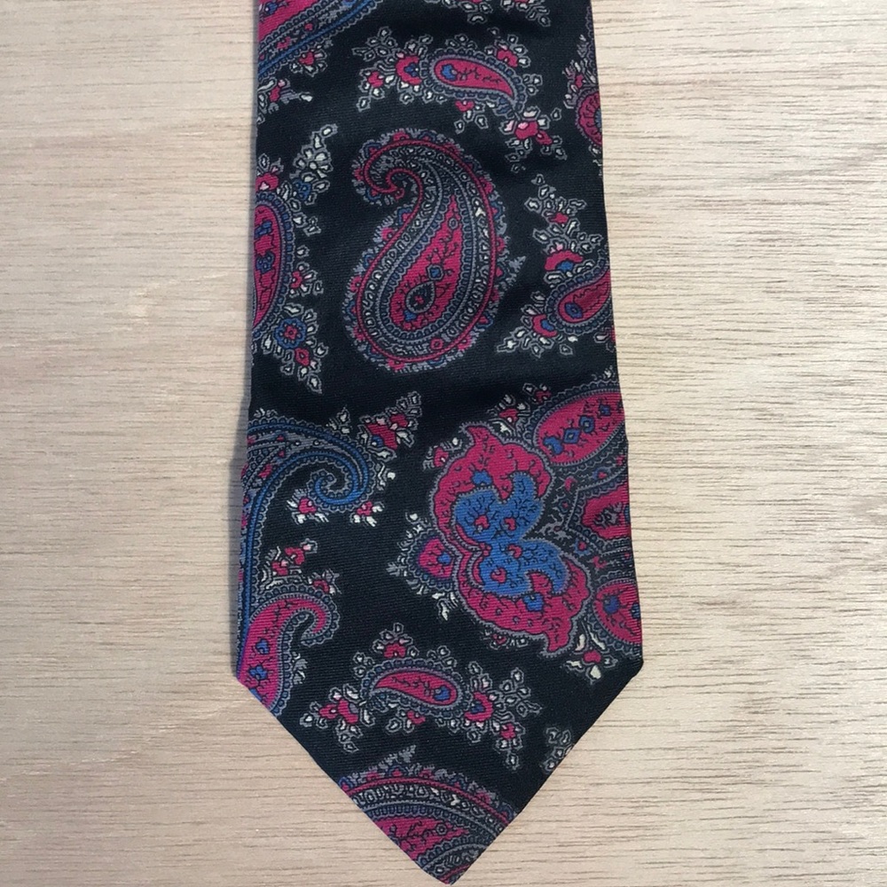 Vintage Envoy Paisley Necktie | Black, Red & Blue Pattern | 3.5” Width